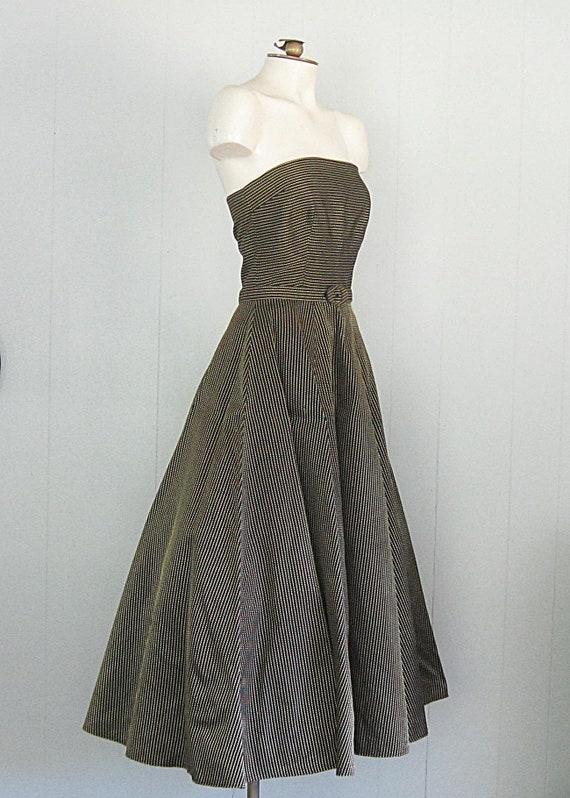 1950s Vintage Fit and Flare Cocktail Dress / Stra… - image 4