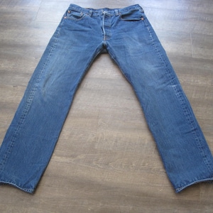 Vintage Levi Button Fly 501 Jeans 36 x 36 Tag / Levi&#39;s Single Stitch Natural Wear Boyfriend Jeans 34 x 33 Actual Measure