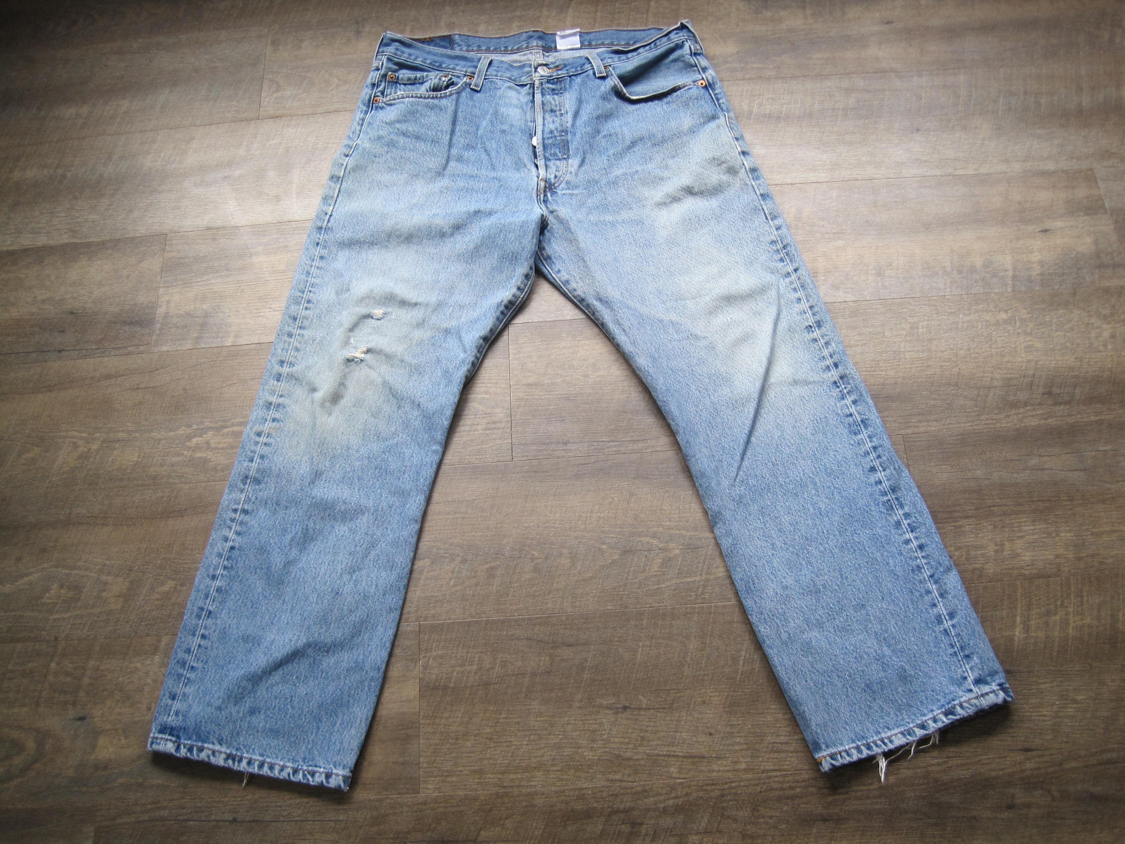 levi 501 button front jeans