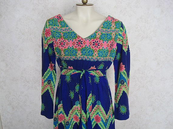 Vintage Kamehameha Tiki Dress / 1960s Vintage Emp… - image 2