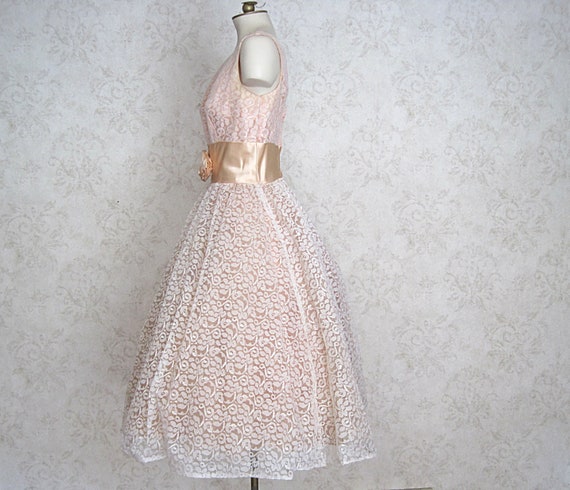 1950s Vintage Party Dress / 50s Fit and Flare Pro… - image 4