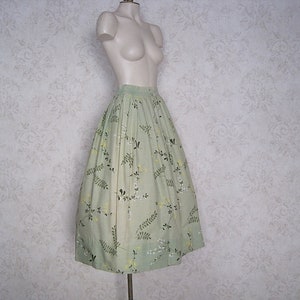 Vintage Cotton Floral Print Full Skirt / 1950s 1960s Novelty Print Ferns and Flowers Vintage Skirt image 2