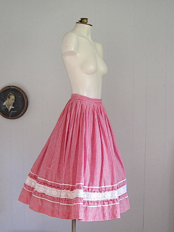 1960s Red & White Gingham Full Skirt / Vintage '5… - image 2