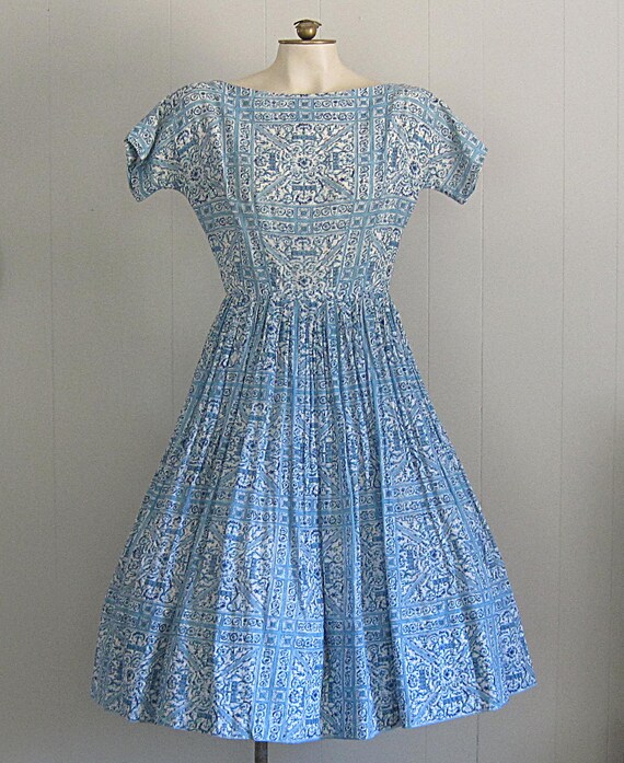 Vintage '50s Cotton Summer Dress / 1950s Fit & Fl… - image 9