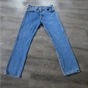 Vintage Levi&#39;s Jeans 32 x 34  Naturally Worn Denim Levis 501 Button Fly Boyfriend Jeans Relaxed Levi 31 x 32 Actual Measure