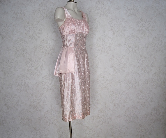 1950s Vintage Brocade Wiggle Dress / '50s '60s Pi… - image 5