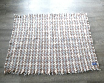 Vintage Pendleton Wool Blanket Throw Rug / Houndstooth Fringed Lap Blanket