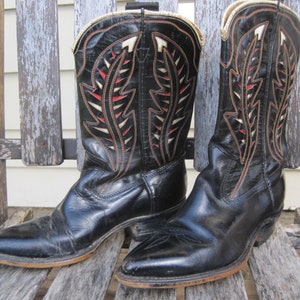 Vintage Cowboy Boots / 1950s Vintage ACME Black/Red/White Inlay Feather Design Leather Cowboy Boots image 3