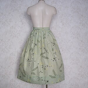 Vintage Cotton Floral Print Full Skirt / 1950s 1960s Novelty Print Ferns and Flowers Vintage Skirt image 4