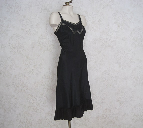 1950s Barbizon Full Black Slip Dress With Razor P… - image 2