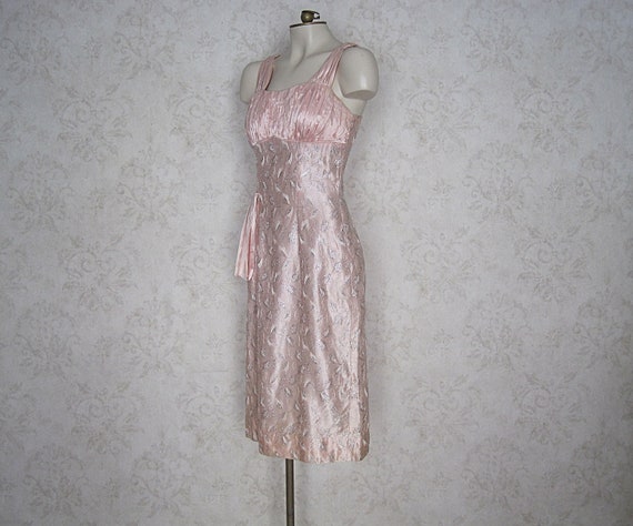 1950s Vintage Brocade Wiggle Dress / '50s '60s Pi… - image 3