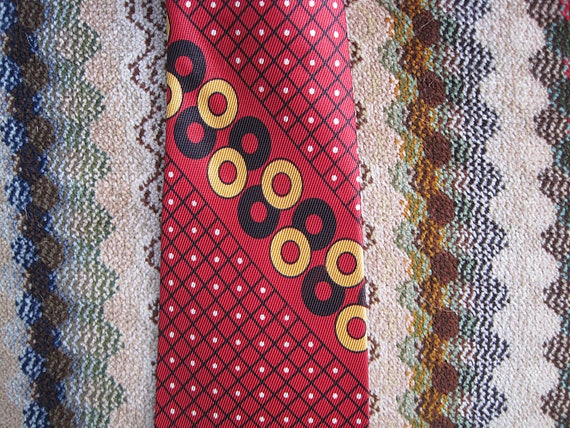 Vintage 50s Red Black Yellow Polka Dot and Circle… - image 4