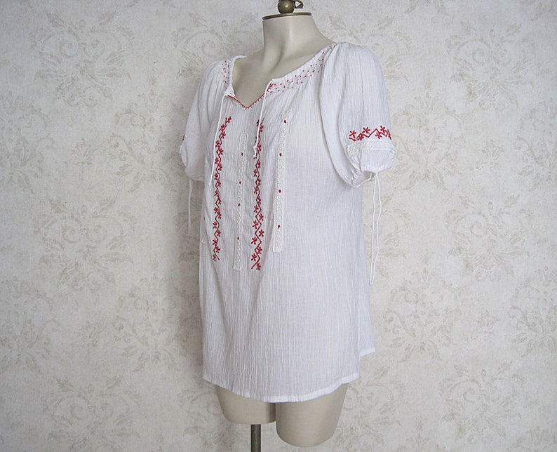 Vintage Hungarian Peasant Blouse / Embroidered White and Red Cotton Romanian Tunic Top image 3