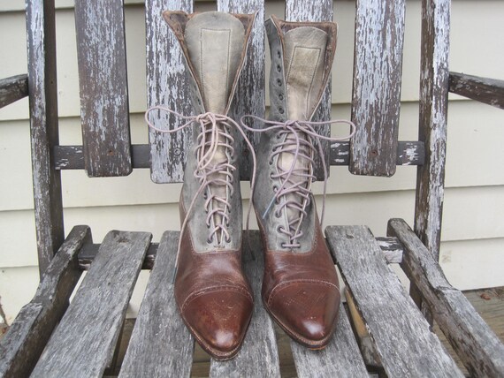Antique Victorian Two-tone Lace-up Boots / Vintag… - image 3