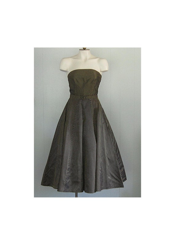 1950s Vintage Fit and Flare Cocktail Dress / Stra… - image 1