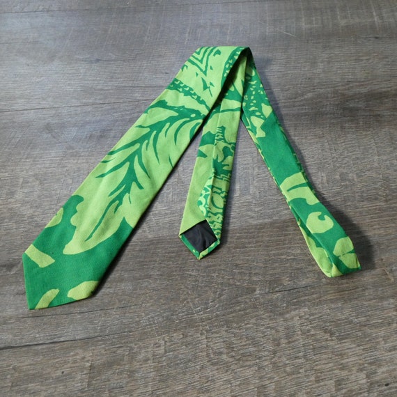 1950s Green Tropical Leaf Print Necktie: Tiki Haw… - image 3