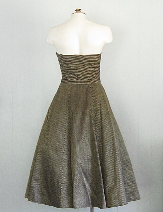 1950s Vintage Fit and Flare Cocktail Dress / Stra… - image 3