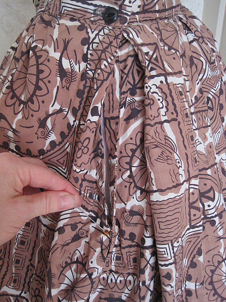 1950s Full Cotton Circle Skirt / Vintage Hawaiian Tiki Skirt image 8