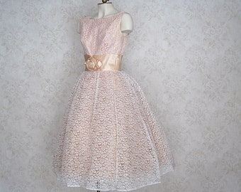 1950s Vintage Party Dress / 50s Fit and Flare Prom Dress / Peach and Ivory Lace Vintage Cocktail Dress Bridesmaid Dress