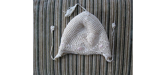 Vintage Crocheted Baby Hat / 1940s 50s Handmade Ch