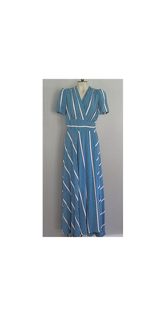 1940s Saybury Rayon Dressing Gown / Blue and White