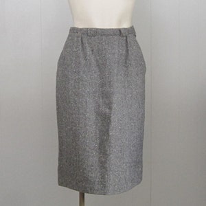 Vintage Wool Tweed Pencil Skirt / Black & White 1950s / 1960s wool Skirt Side Zip Belt Loops Back Pleat