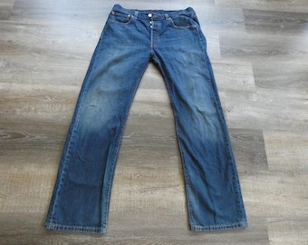 vintage Levi 501 Jeans à braguette boutonnée 34 x 32 Étiquette Denim Naturally Distressed (36 x 33) Délavé Effiloché Porté