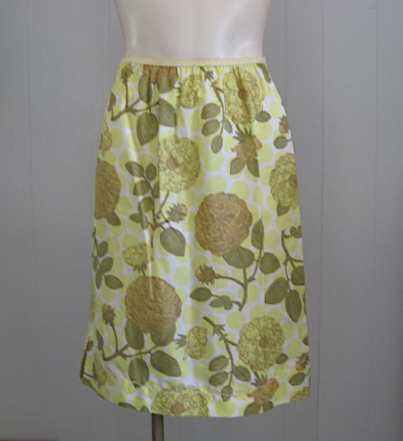 1940s Hand Printed Floral Slip