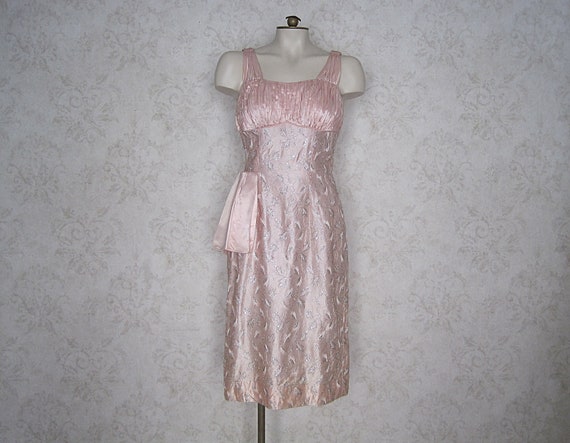 1950s Vintage Brocade Wiggle Dress / '50s '60s Pi… - image 1