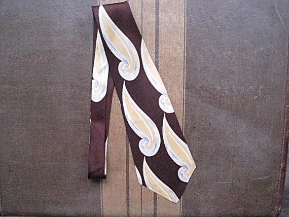 1940s Wide Brown Yellow and Gray Feather Print Swi