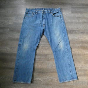 Vintage Levi&#39;s 501 Jeans: Distressed Button Fly Denim (41x30)