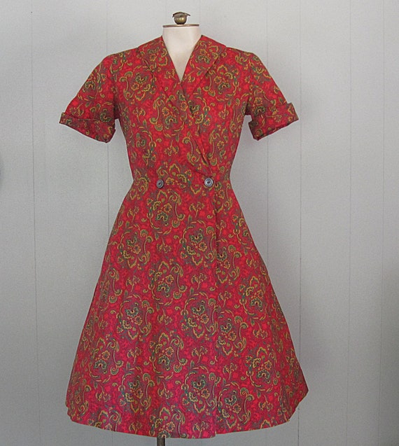 1950s Vintage Cotton House Dress / Red, Green, Bl… - image 7