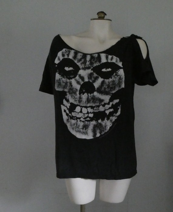 Vintage Misfits T-shirt / Reworked Upcycled Off-shoulder Vintage Misfits T-shirt / Reworked Upcycled Off-shoulder