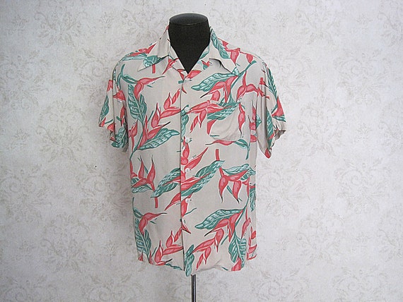1940s Vintage Rayon Hawaiian Shirt / '40s Loop Col