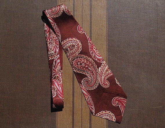 Vintage 1940s Necktie / 40s Wide Maroon Rayon Sil… - image 1