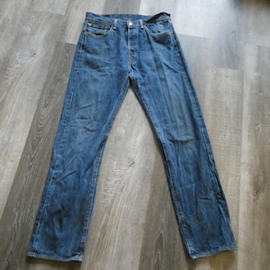 Levi 501 Button Fly Jeans 34 x 36 Tag Single Stitch Levis Natural Wear Loose Relaxed Faded Feathered Levi&#39;s Jean 32 x 34 Actual Measure