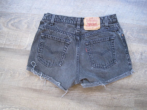 Vintage Levi's Black Denim Cut Off Jean Shorts / … - image 6