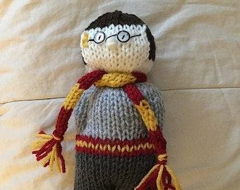 Lindo hand-knit Boy Doll - Fans de Harry