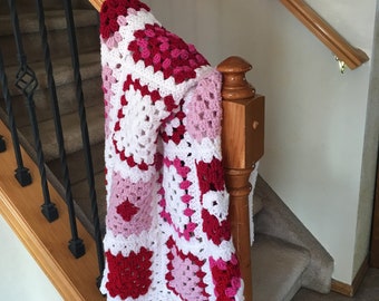 Gorgeous Valentines Day Crochet Granny Square Blanket Throw - Hearts in Red and Pink