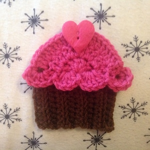 Crochet Cupcake Valentine Heart Drink Coaster in Pink and Chocolate Brown