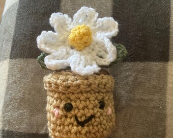 Happy Mothers Day Cute Forever Flower in Pot - White Daisy Flower Gift for Mom - quiet Crochet