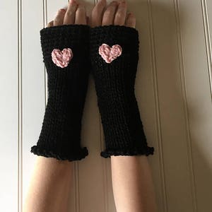 Love is in the Air - Hand-Knit Fingerless Gloves in Black with Small Rose Pink Hearts