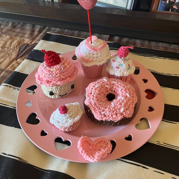Awesome Valentine Pink Cupcake Set for Play Fun and Tiered Tray Displays