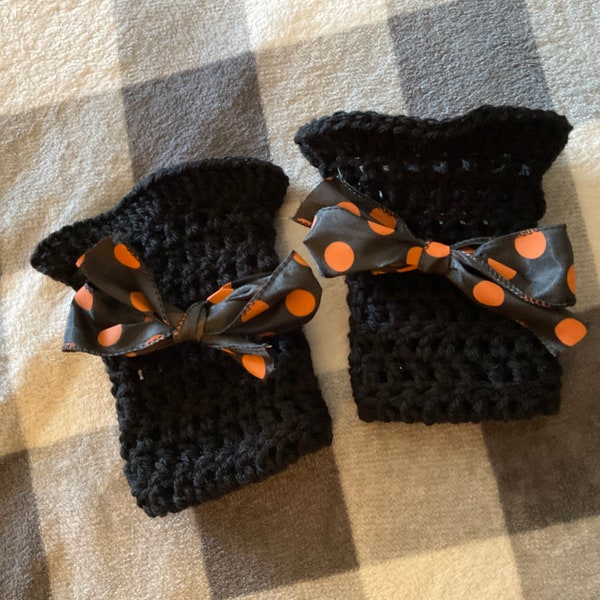 Halloween Fingerless Gloves Cuffs - Crochet in Black with Orange Dot Ribbon