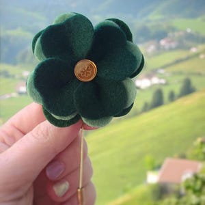 Felt Four Leaf Clover Stick Lapel Pin, St. Patrick&#39;s Day, Gold Coin