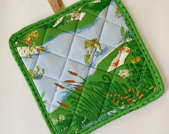 Frog Pond Cork and Cotton Pot Holder- vegan, sustainable, washable, three layer