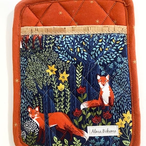 Foxes Cork Pot Holder- vegan, sustainable, washable, three layer insulation