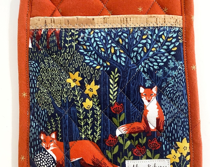 Featured listing image: Foxes Cork Pot Holder- vegan, sustainable, washable, three layer insulation