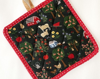 Farmhouse Barn Cork and Cotton Pot Holder- vegan, sustainable, washable, three layer