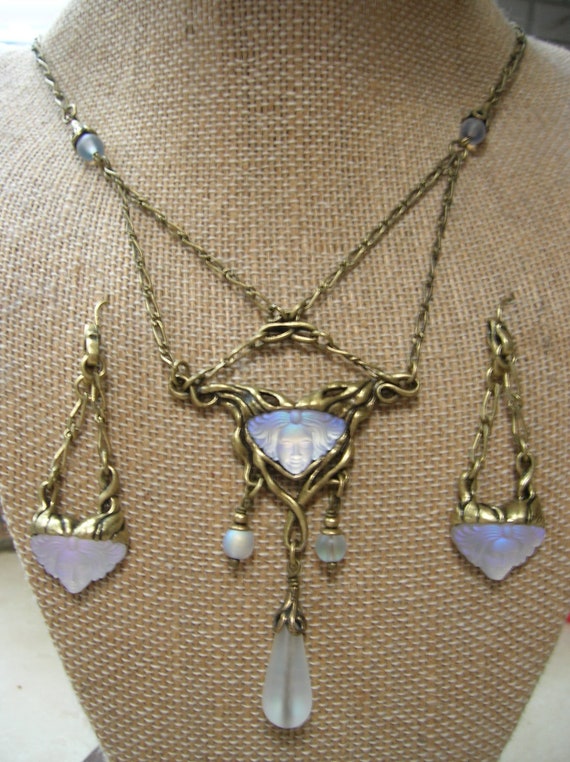Sweet Romance necklace and matching earrings pierc